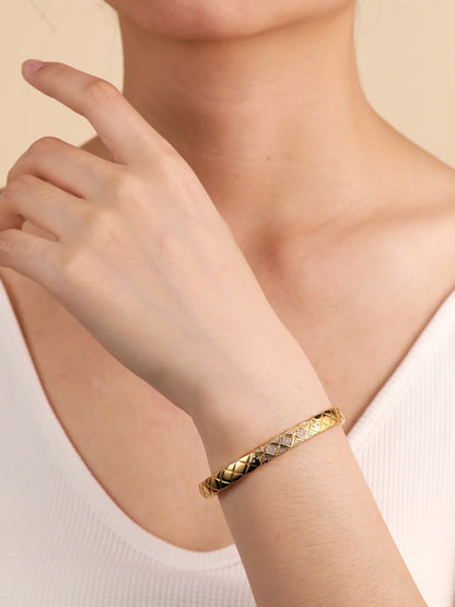 TYYL Vintage Glossy Diamond-shaped Cross Bracelet for Women Gold Plated Rhombus Zircon Quilted Surface Texture Bangle Jewelry